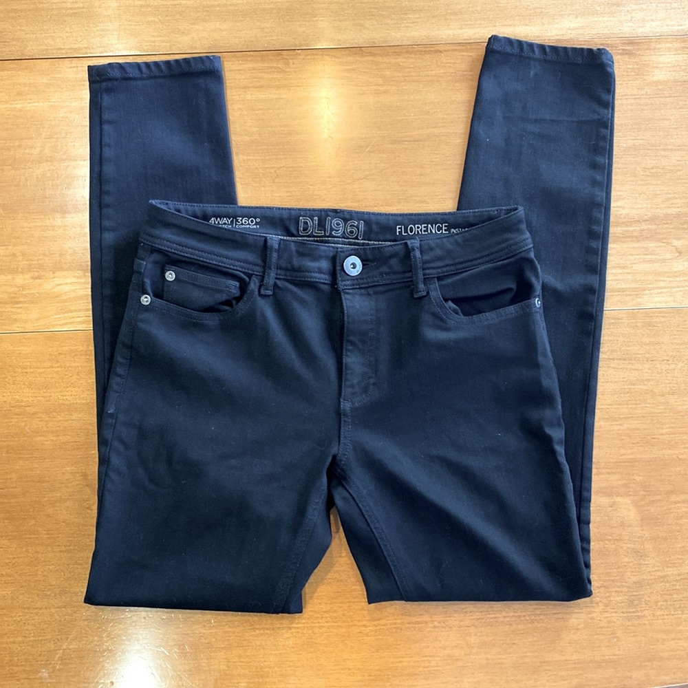 DL1961 “Florence” black jeans. Size 29